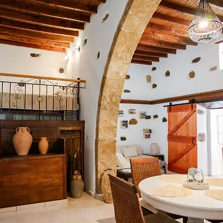 Nyaraló Anesis Traditional Rhodian House