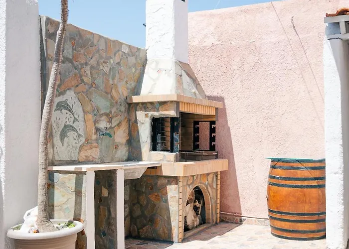 Anesis Traditional Rhodian House بيت للعطل